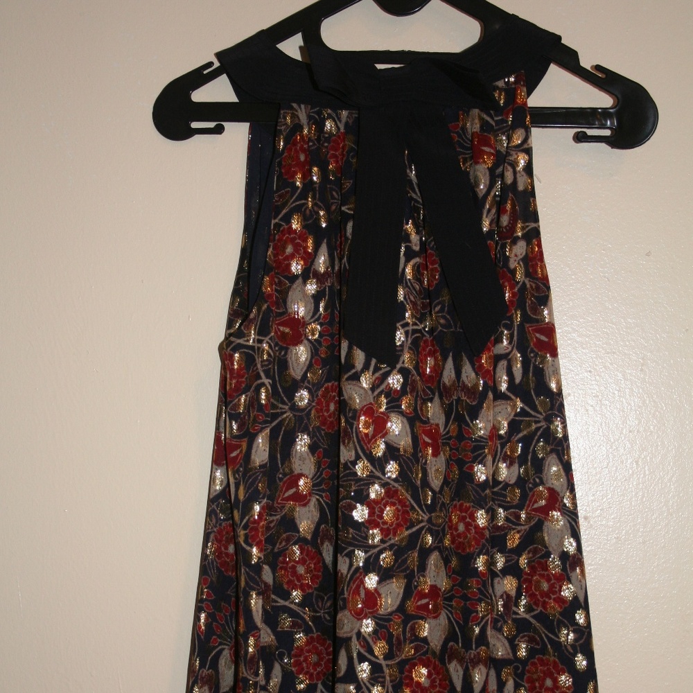 Sleeveless blouse